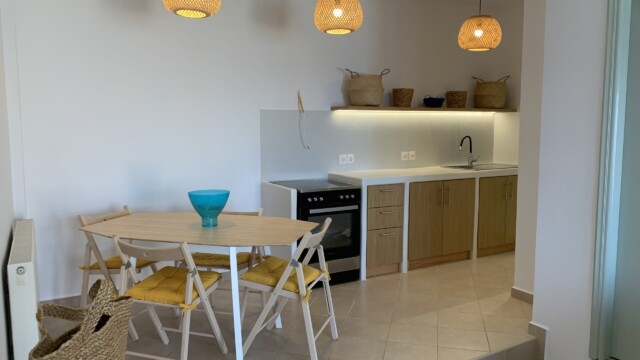 Dining room and fully equiped kitchen